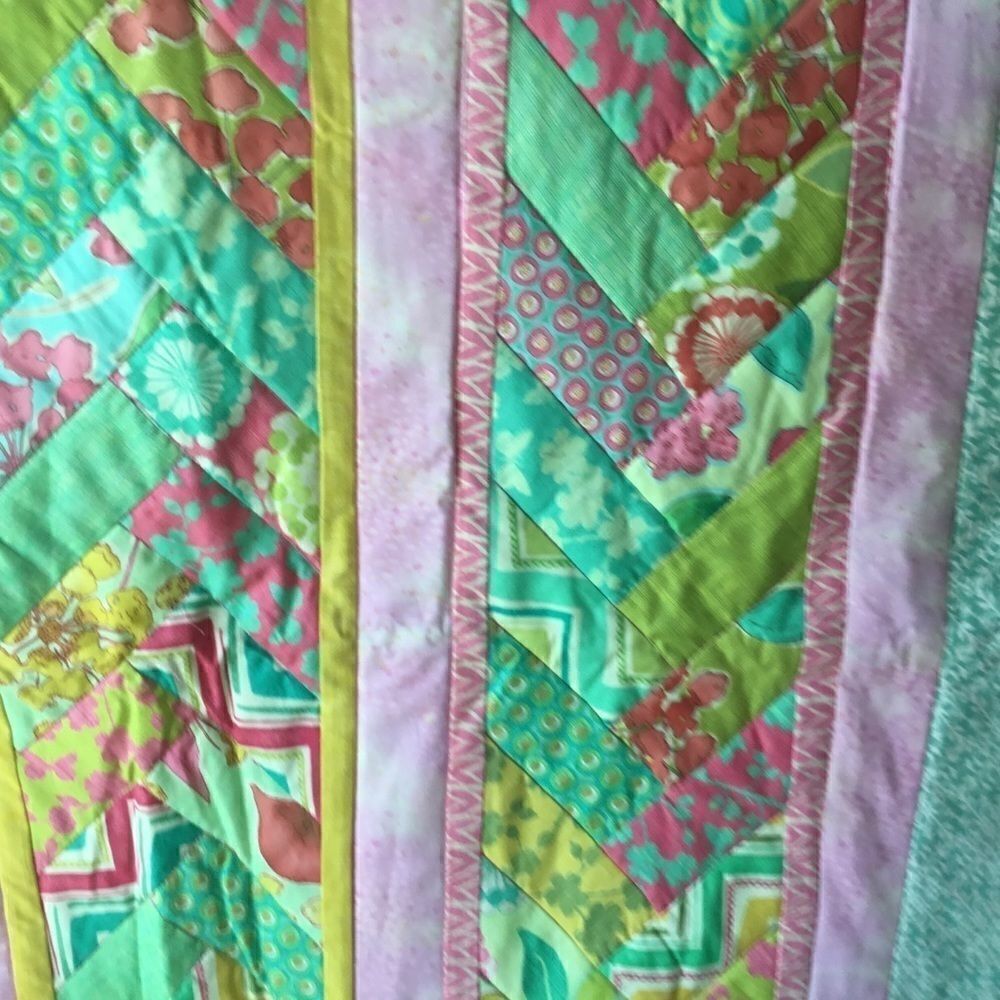 Handmade Quilt. Spring Pinks and Greens Braided - Picture 7 of 16